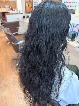 クラウドヘアー東照宮店／くるくるロングパーマ